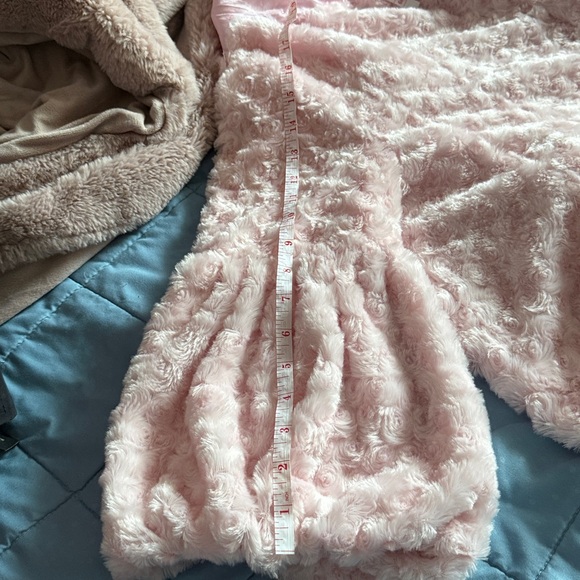 Pink Faux Fur ladies  Coat - Picture 5 of 5